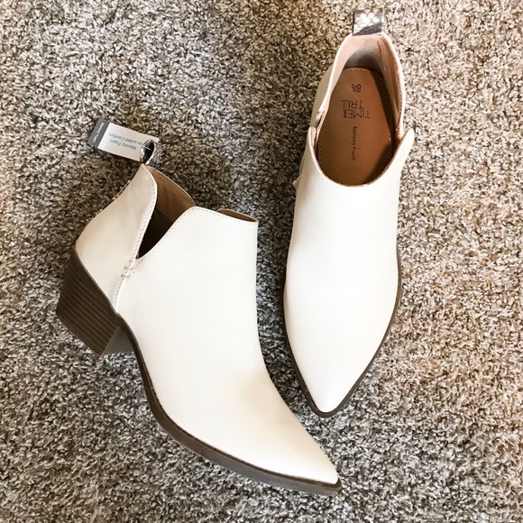 Shoes - White boots